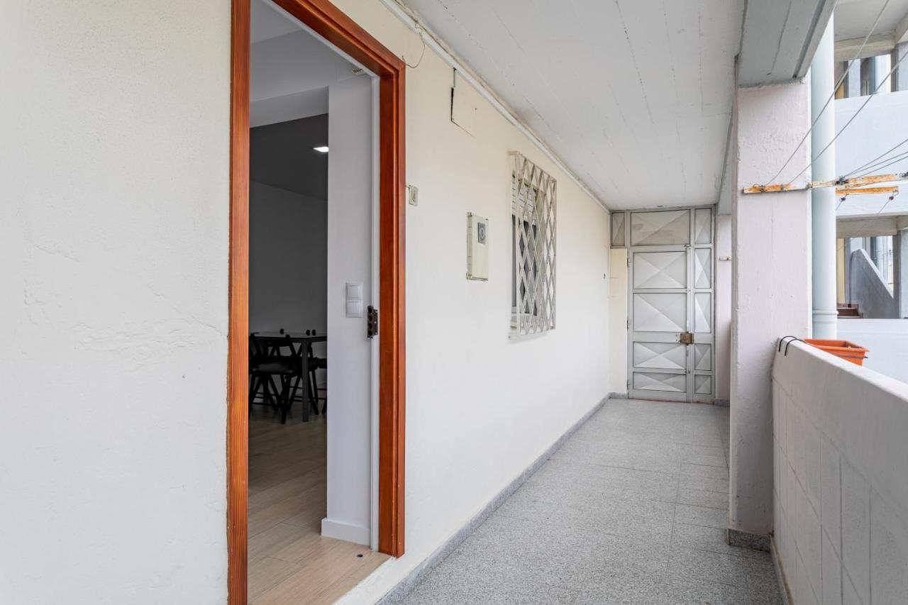 House Black & White Apartment Lisbon Exterior photo